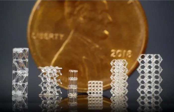 Nova tecnologia de impressão 3D cria microestruturas de vidro com raios de luz